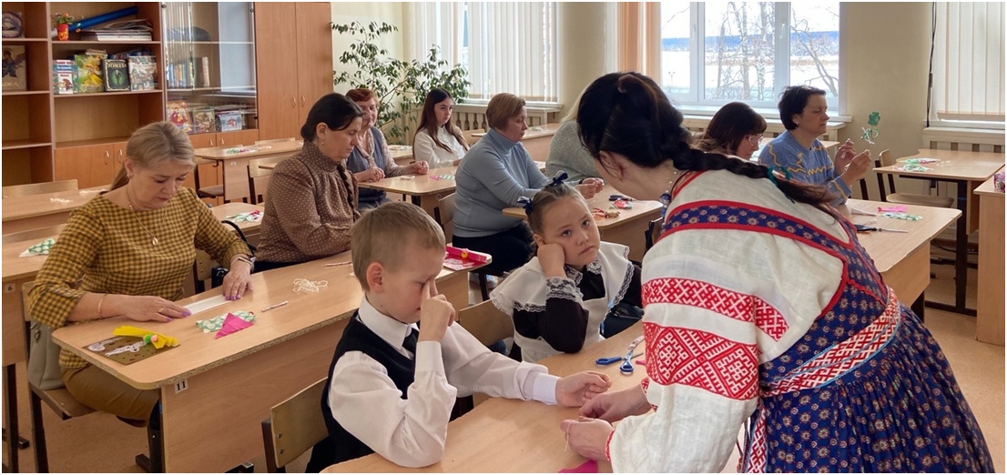 Мастер-класс «Народная кукла» (Проводила Мария Валентиновна Конасова, специалист ОТНК «ЛАД»)